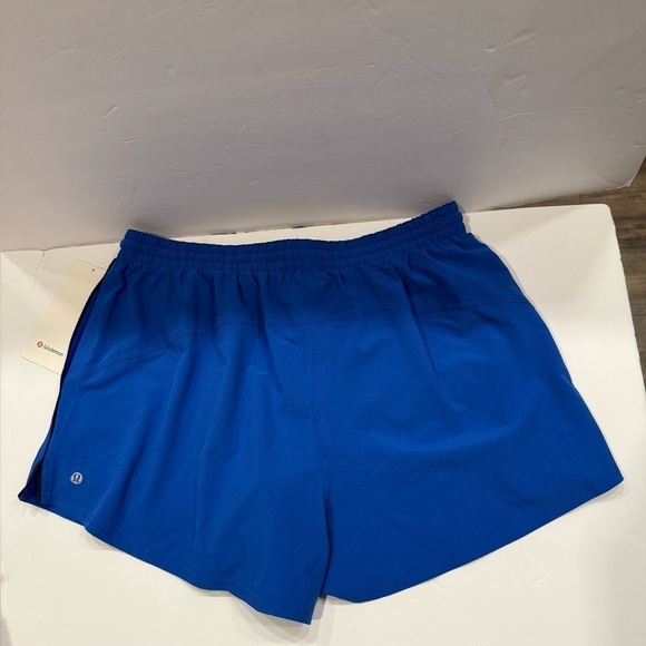 Lululemon Lightweight Relaxed Short 3 Long Liner Size 12 NWT - Picture 5 of 7